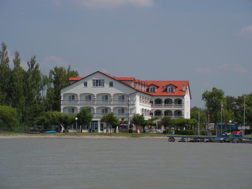 Seehotel Herlinde Podersdorf am See Eksteriør billede