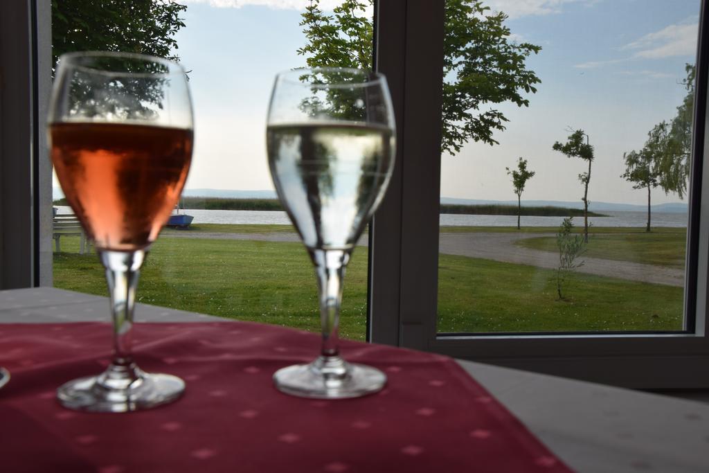 Seehotel Herlinde Podersdorf am See Eksteriør billede